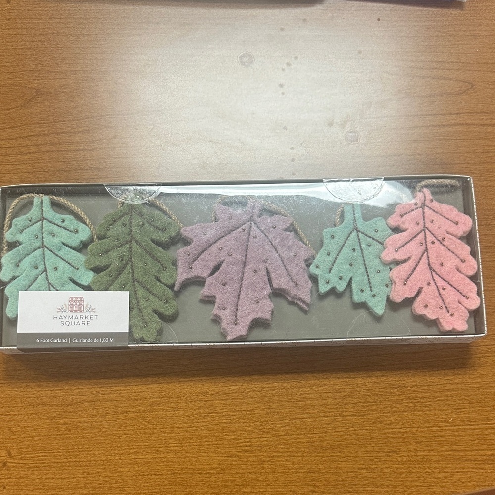 Haymarket square fell felt leaf 6 ft garland decor